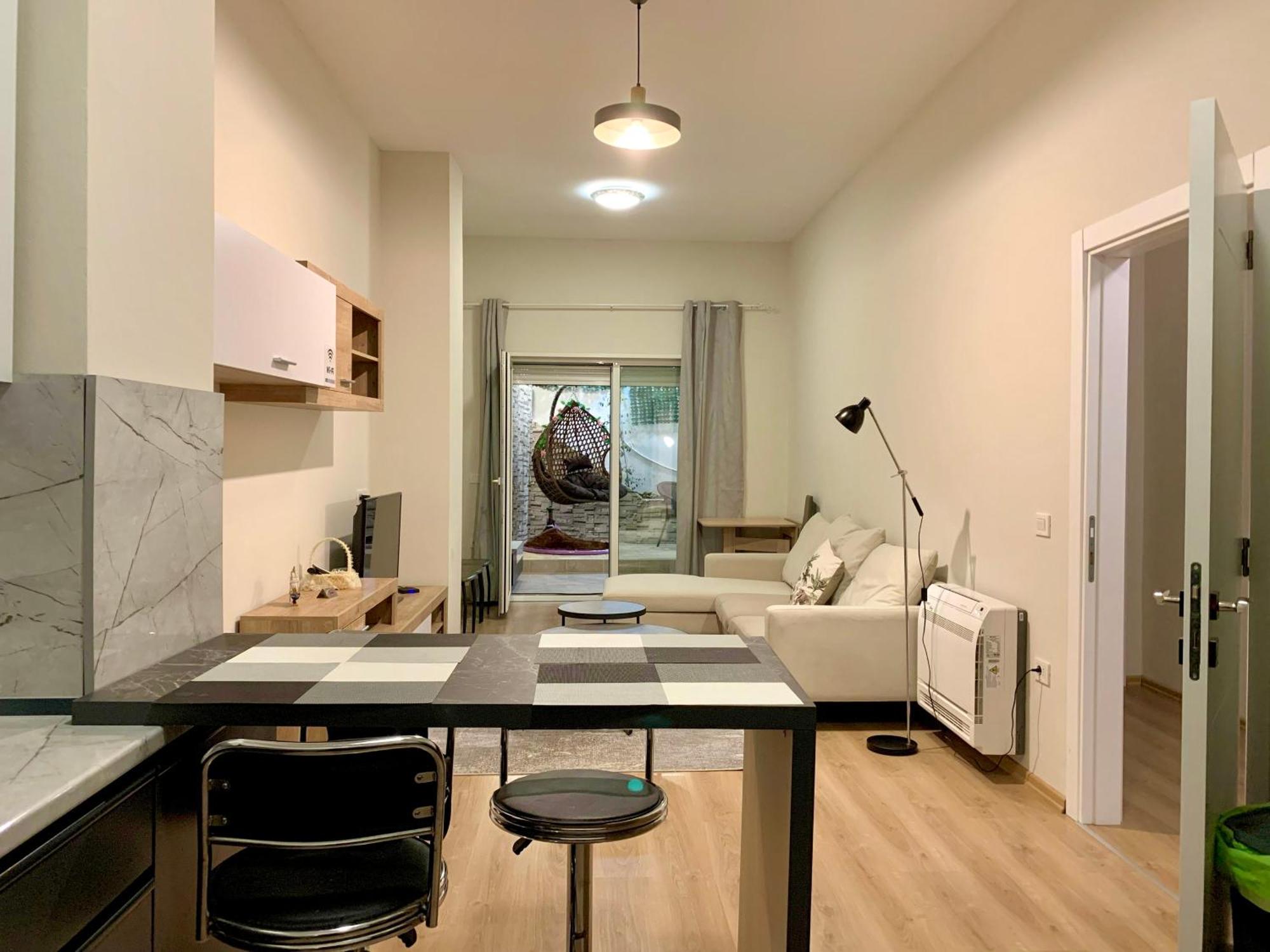 Apartment Modern Family-size With Private Veranda-5min To The *