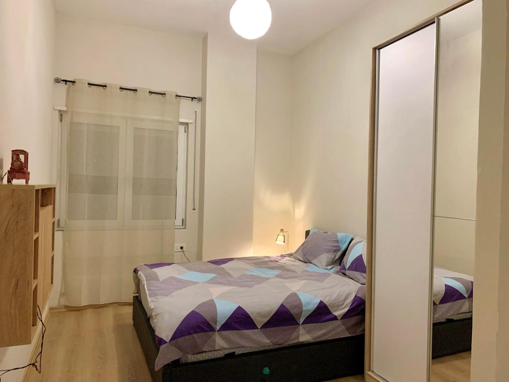 Apartment Modern Family-size With Private Veranda-5min To The Tirana