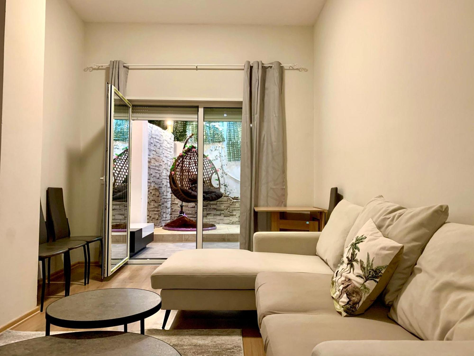 Modern Family-size With Private Veranda-5min To The
