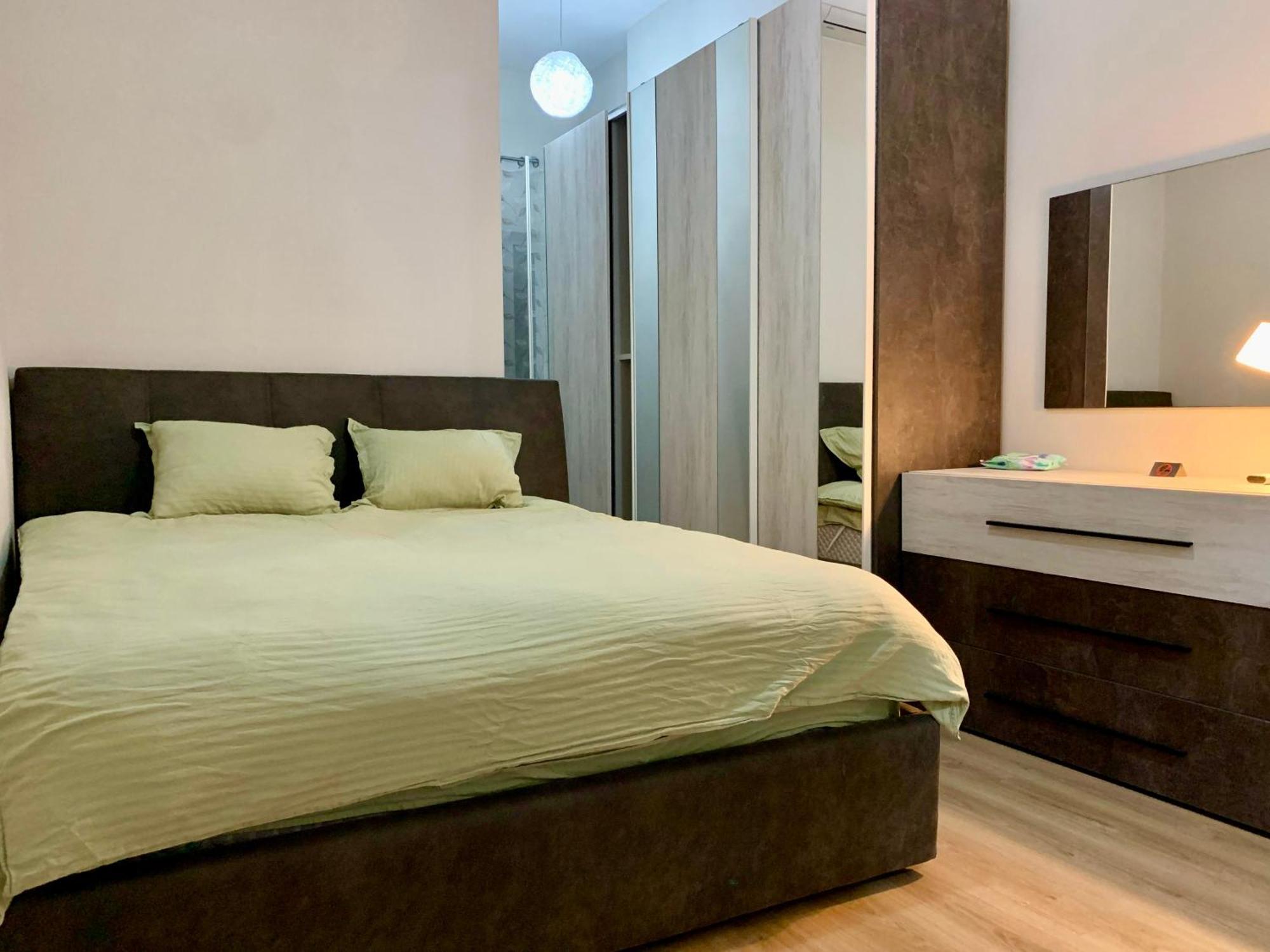 Modern Family-size With Private Veranda-5min To The Apartment Tirana