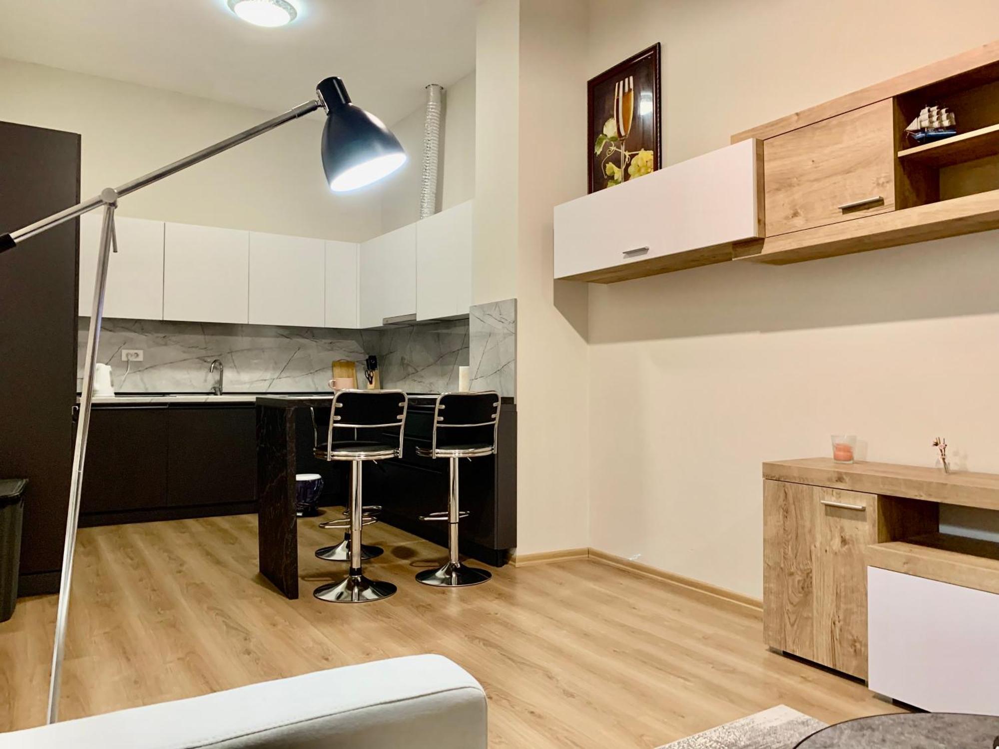Apartment Modern Family-size With Private Veranda-5min To The